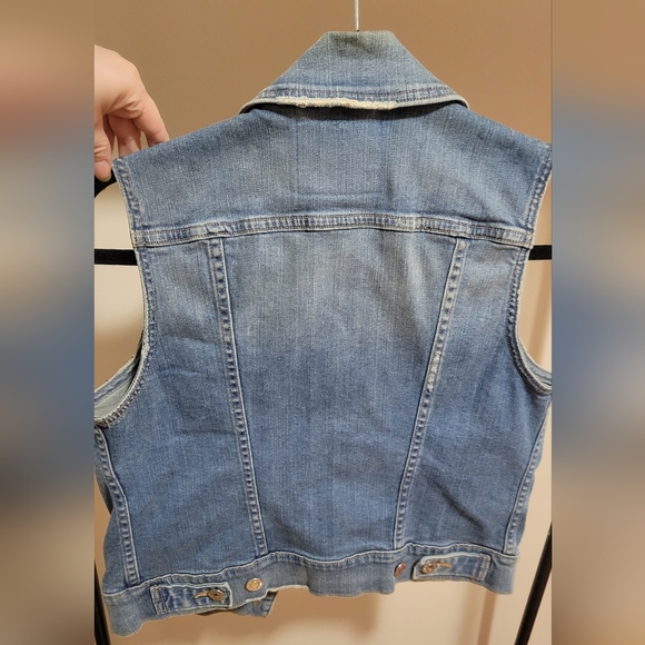 Levi distressed denim vest (Small) - Picture 6 of 6